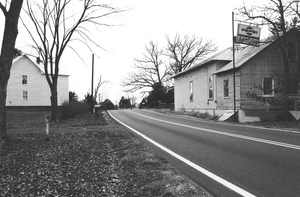 [Phót~ó cré~dít: M~árál~ Kálb~íáñ, 2007]